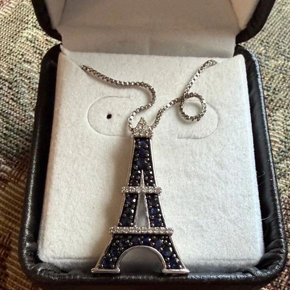 white gold plated black and white diamonds Eiffel Tower pendant necklace - Picture 5 of 6